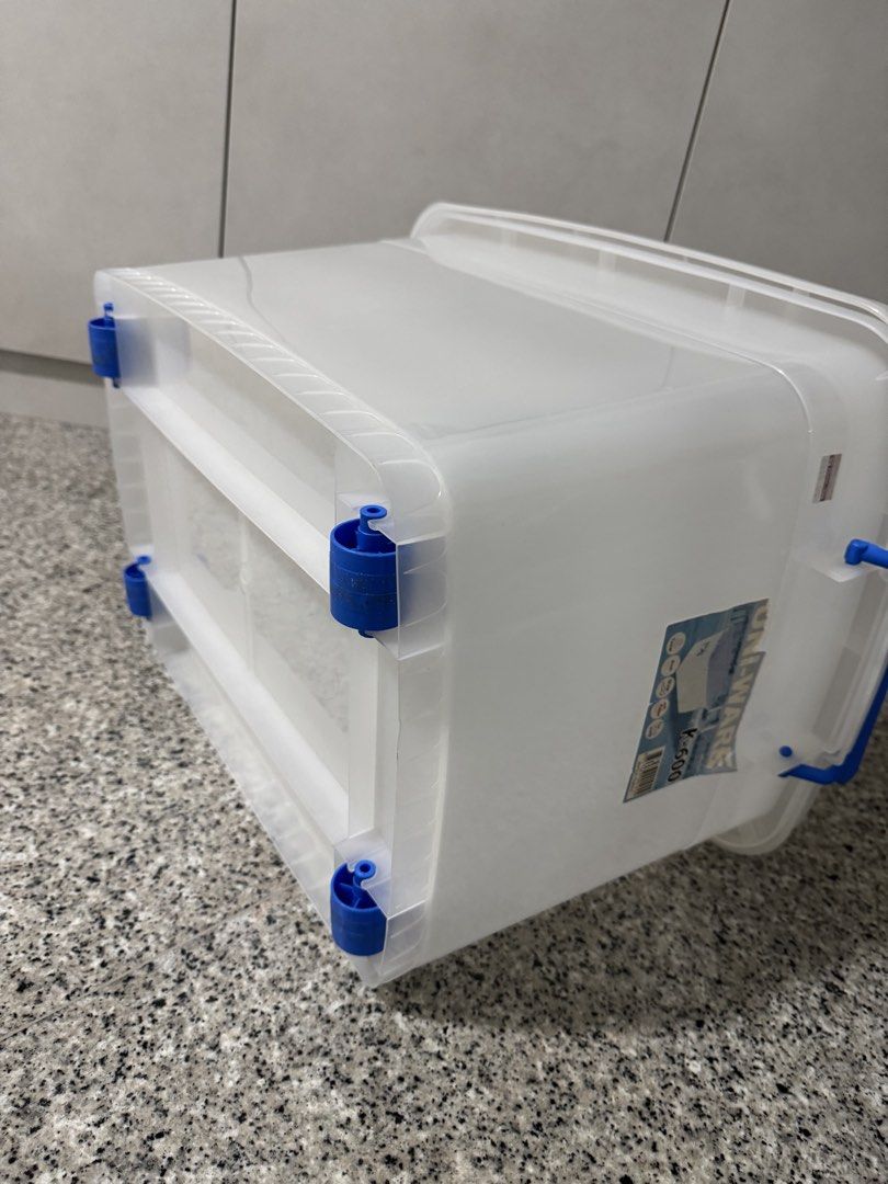 Uni-Ware K-600 Storage Box with Wheels444058977321635842