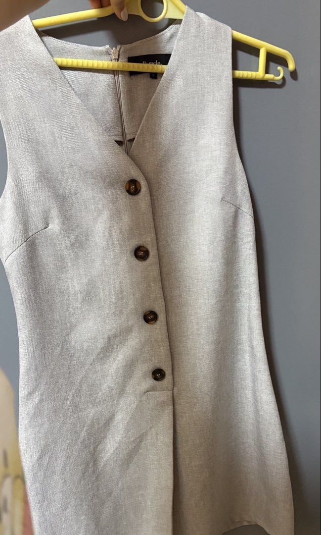 V Neck Mini Dress - Light Grey (Category: Dresses) located in Bulacan. Submitted by msdavid (Listing ID 1435871604, Image 3). Description: .