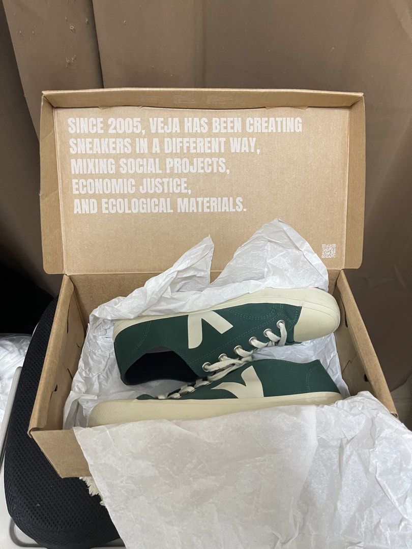 Veja Wata II Low Canvas Sneakers (Category: Sneakers) located in Makati City. Submitted by capuchinoo000 (Listing ID 1435783988, Image 2). Description: - Veja Wata II Low Canvas sneakers - Color: Green - Features white "V" logo - Cream-colored sole - Size: 42 EU / 9 UK / 27 cm - Includes original box - Made with ecological materials.