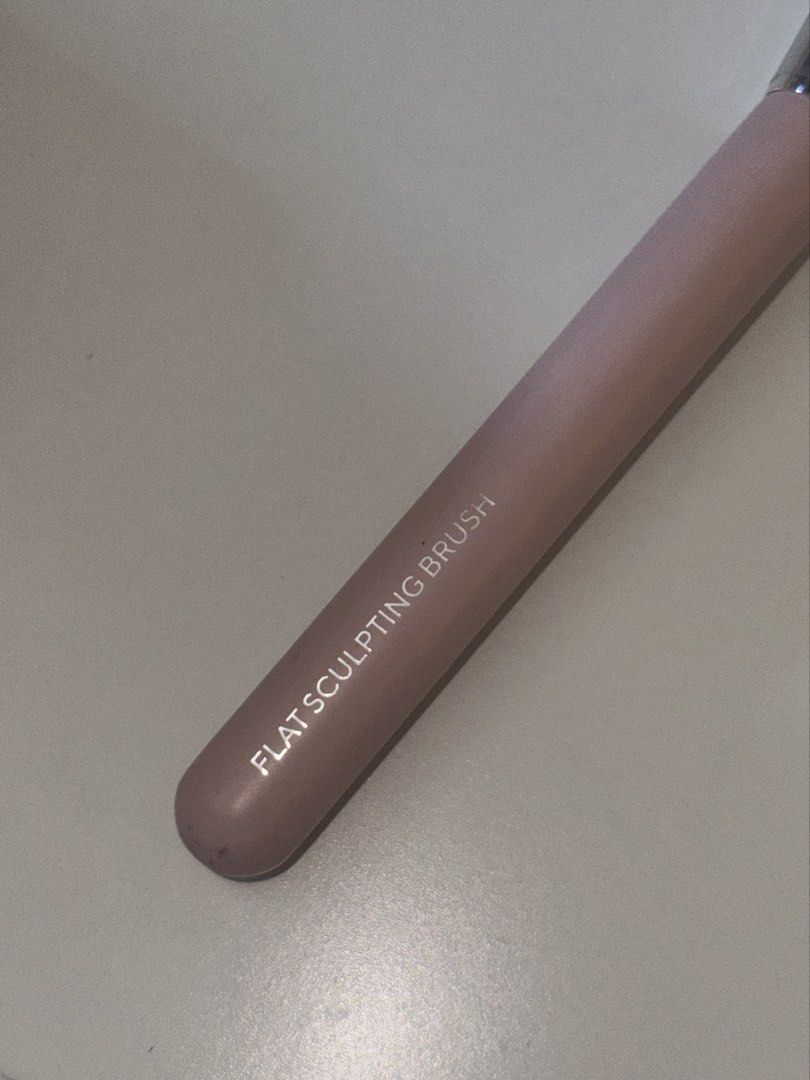 Vice Cosmetics Chisel & Snatch Contour Brush (Category: Makeup) located in Manila. Submitted by stuffbyabby (Listing ID 1435737432, Image 3). Description: AVAILABLE AND LAST PRICE na. Low ballers will be ignored. If hindi afford, wag na mag inquire. Don’t waste time asking if available pa. It’s available as long as this post is not marked sold and interested buyers haven’t paid. RFS: Too many brushes. Bought impulsively. - Vice Cosmetics Chisel &