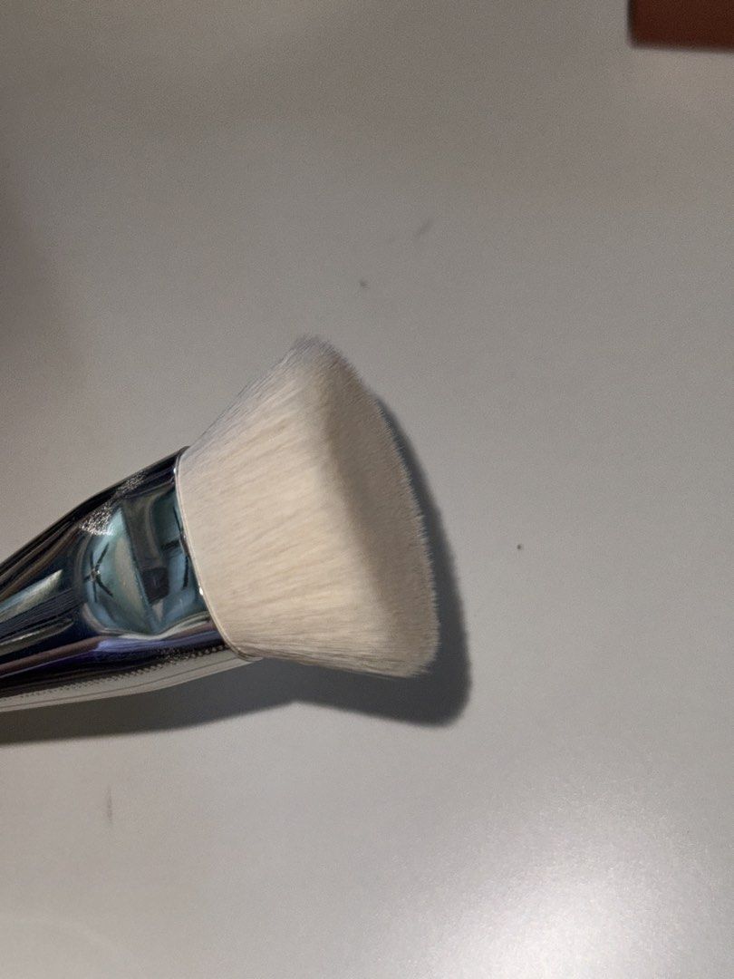 Vice Cosmetics Chisel & Snatch Contour Brush (Category: Makeup) located in Manila. Submitted by stuffbyabby (Listing ID 1435737432, Image 2). Description: AVAILABLE AND LAST PRICE na. Low ballers will be ignored. If hindi afford, wag na mag inquire. Don’t waste time asking if available pa. It’s available as long as this post is not marked sold and interested buyers haven’t paid. RFS: Too many brushes. Bought impulsively. - Vice Cosmetics Chisel &