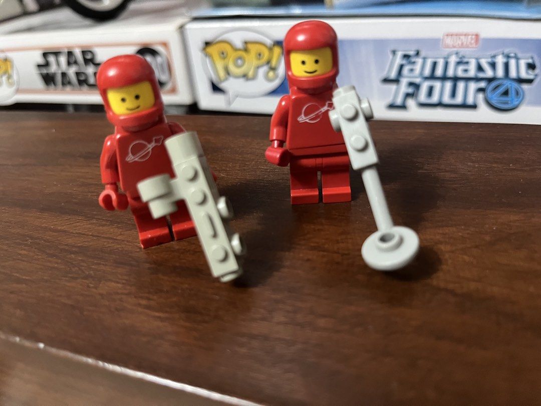 Vintage space man lego set figure (Category: Lego & Building Sets) located in Binan City. Submitted by tripwirecollectibles (Listing ID 1435825255, Image 1). Description: .