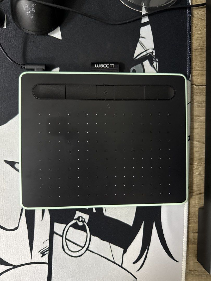 Wacom Intuos Bluetooth/Wired Drawing Tablet444124202145556481