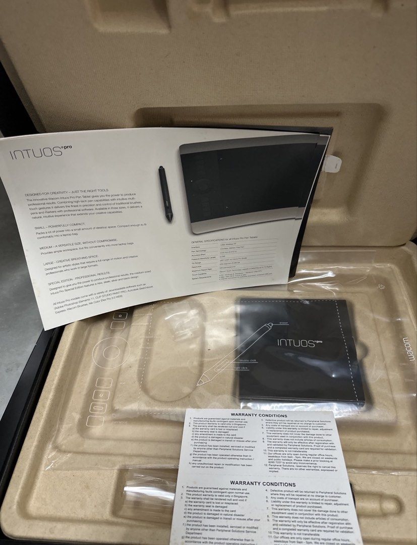 WACOM Intuos Pro Professional Creative Pen & Touch Tablet443890882776944641