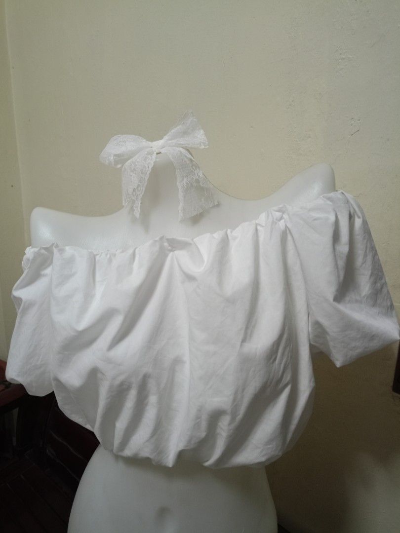 White Off Shoulder Bubble Top✨ (Category: Blouses) located in Baguio. Submitted by thriftiefairyy (Listing ID 1435741602, Image 2). Description: .