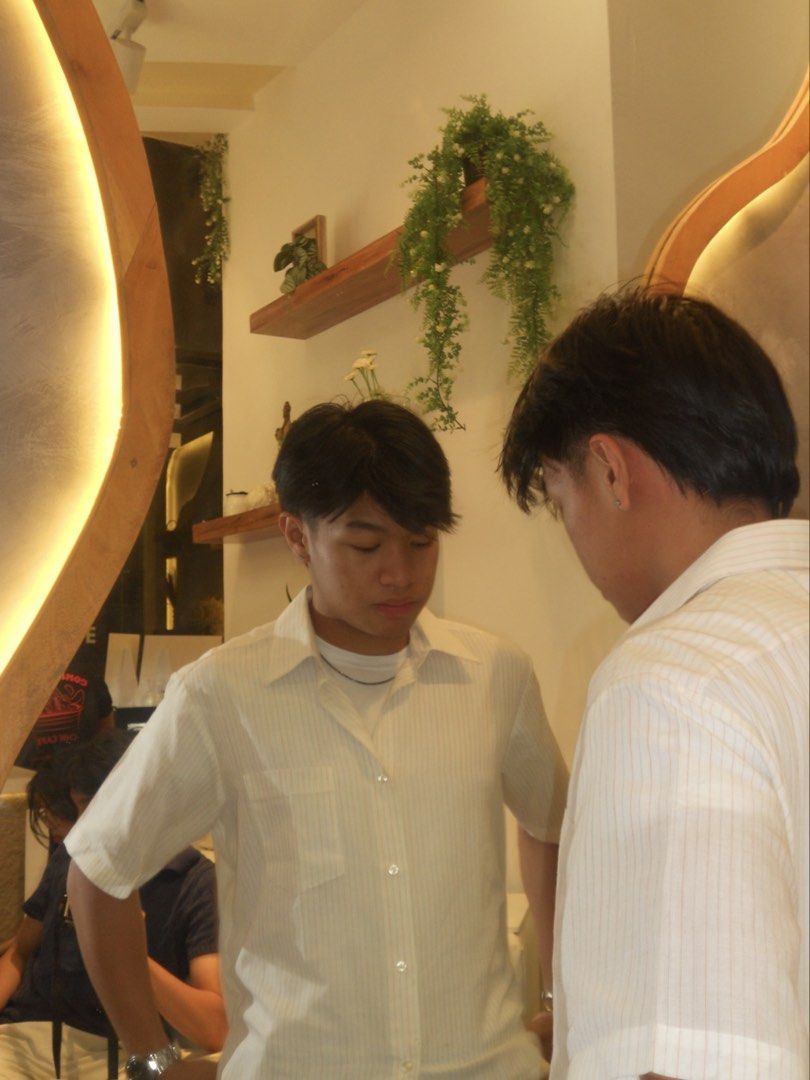 White Striped Boxy Polo Shirt (Category: Tshirts & Polo Shirts ) located in Manila. Submitted by miobrbn (Listing ID 1435867209, Image 3). Description: - Worn Once - see reference pics - rfs: i don’t wear it anymore.