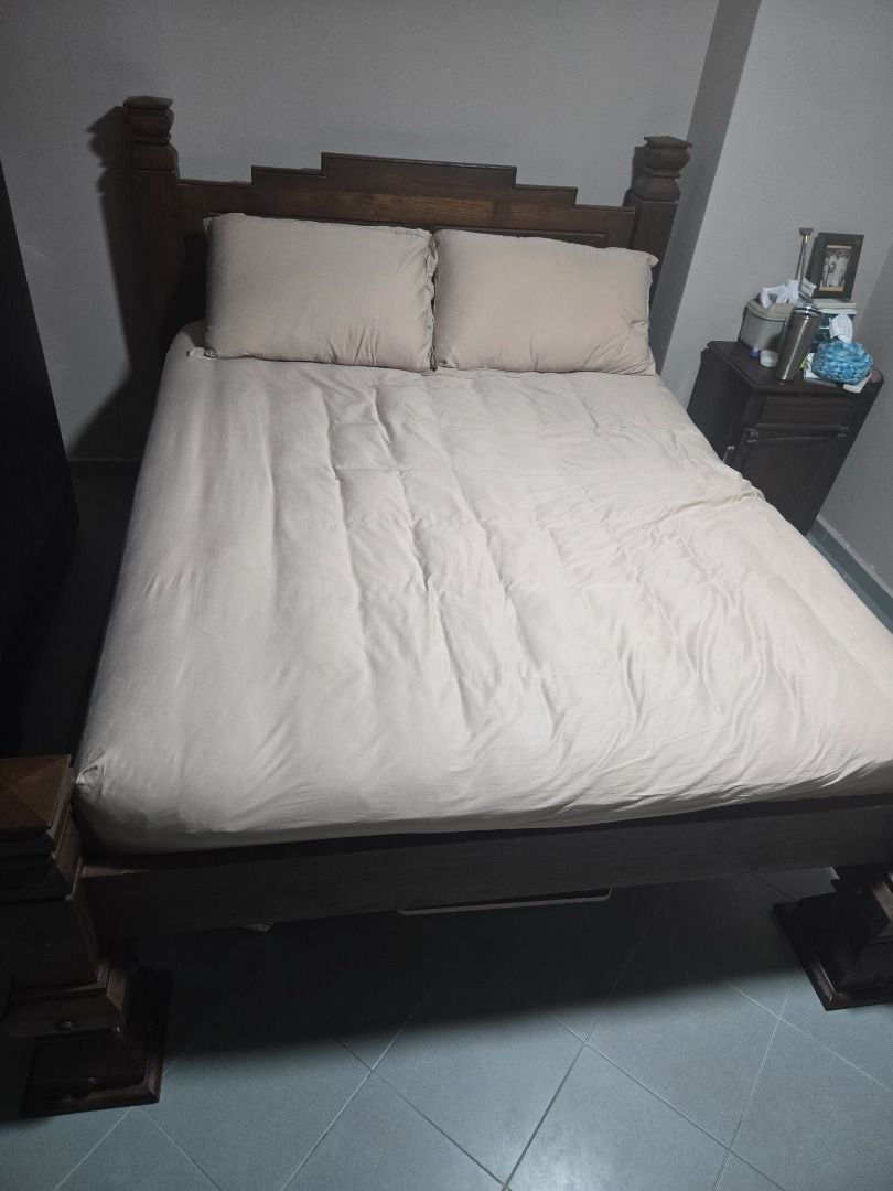 Wooden Bed Frame with Headboard