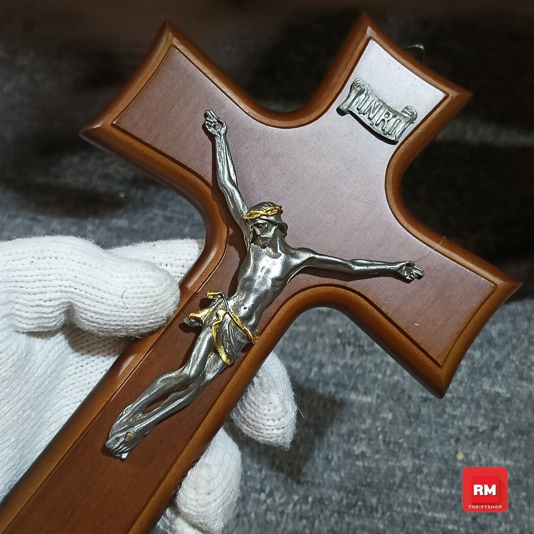 Wooden Crucifix | Y (Category: Religious Items) located in Meycauayan. Submitted by redmants2011 (Listing ID 1435893810, Image 3). Description: Price Fixed Flash Express.