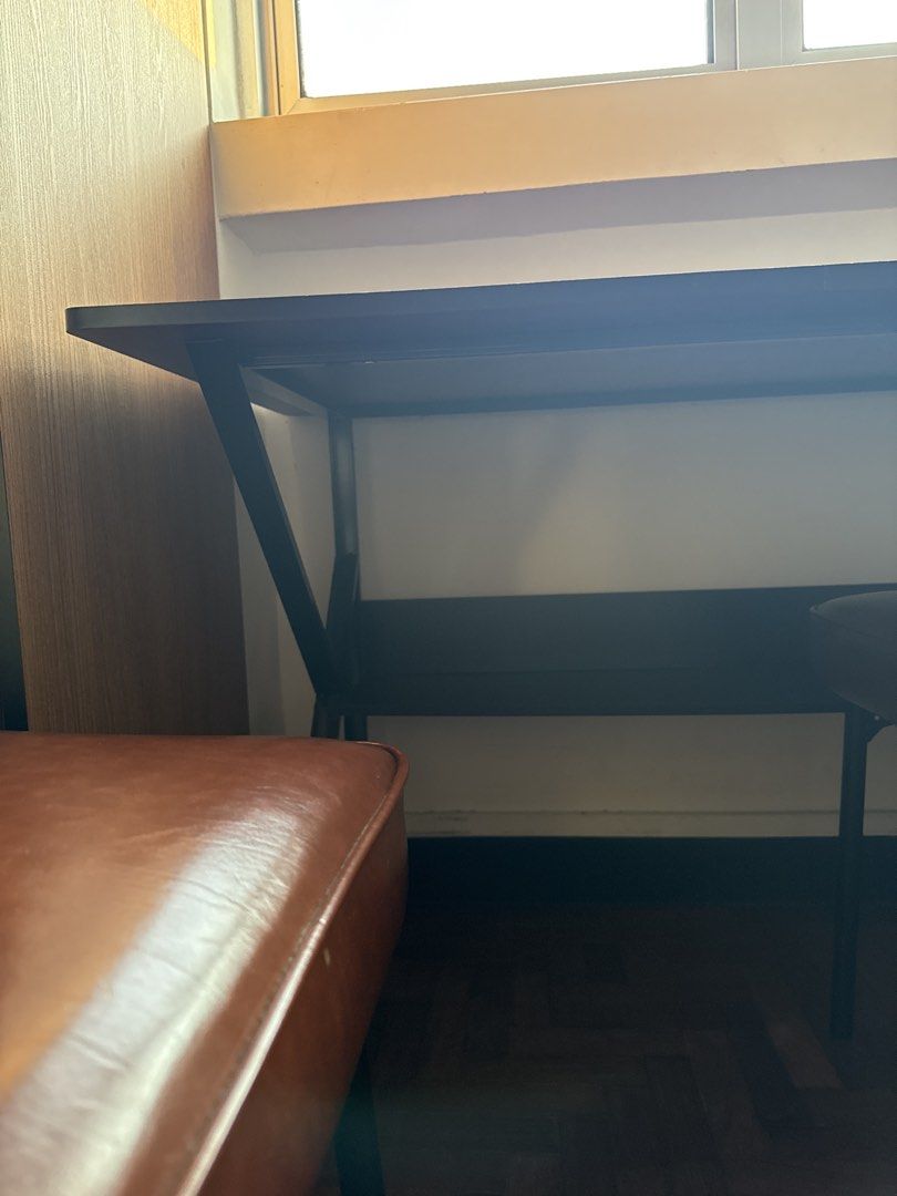 Working Table444488442194831361