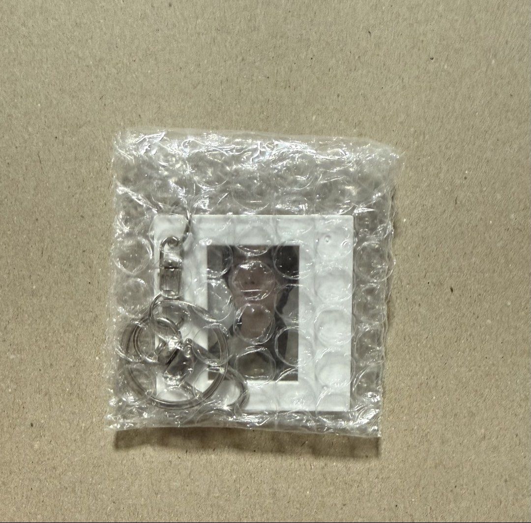 [WTS] BTS Yoongi Arirang POB Keyring, Hobbies & Toys, Memorabilia ...
