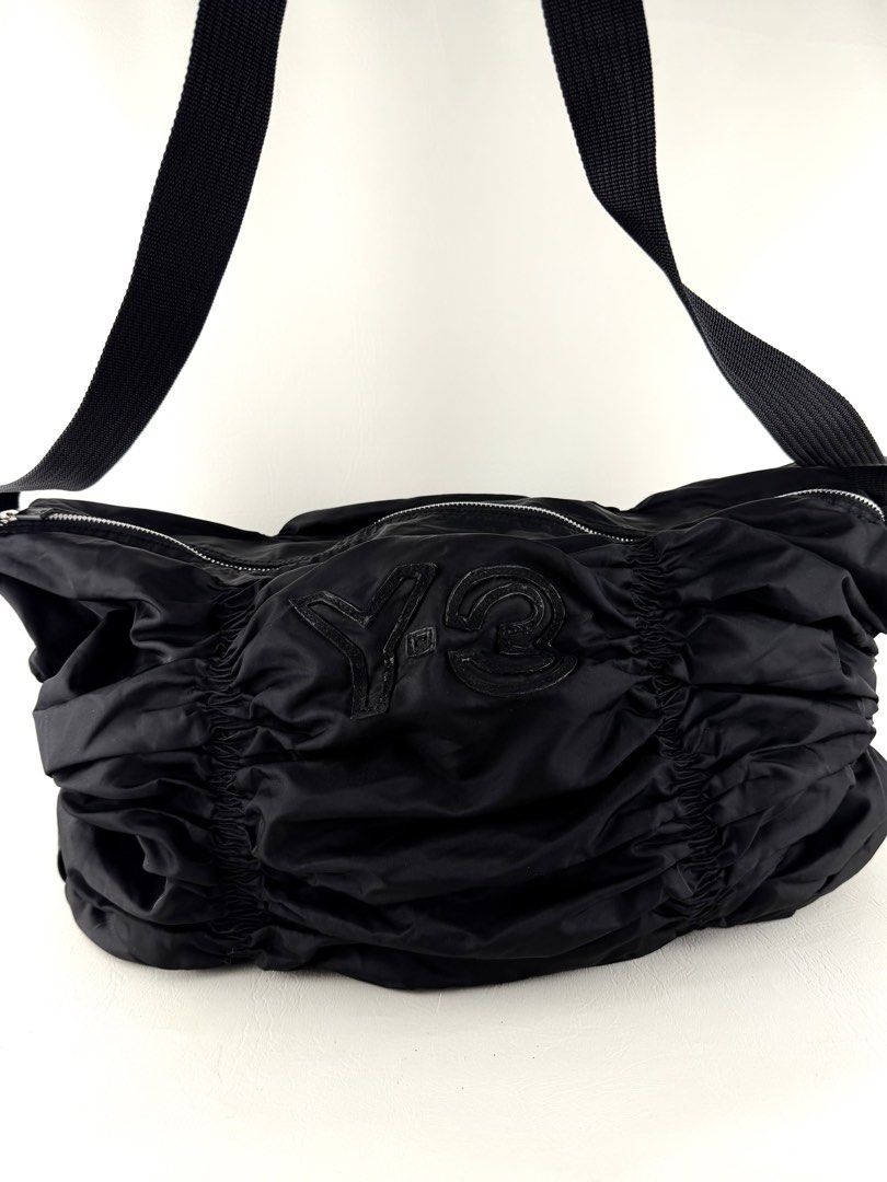 Y3 Ruched Sports bag (Category: Tote Bags) located in Manila. Submitted by luvluxe.mnl (Listing ID 1435722704, Image 2). Description: Large size— can fit a lot!! In very good condition Can be unisex Soo ganda! Pwede pang travel, pang workout etc. .