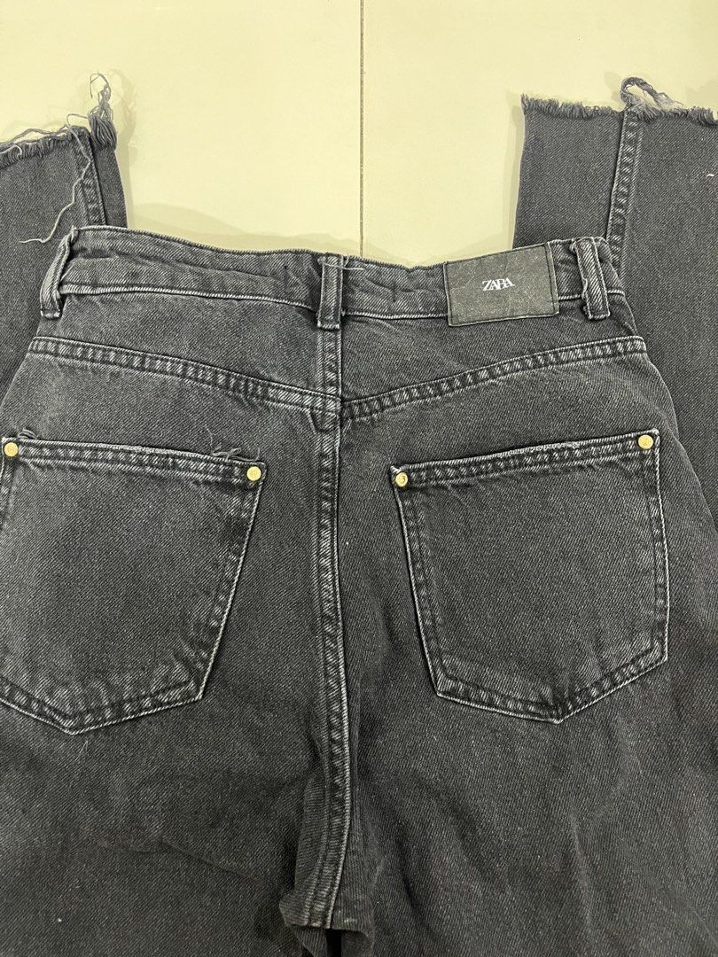 Zara Black Ripped Jeans (Category: Jeans) located in Trece Martires City. Submitted by rubyjwle (Listing ID 1435862010, Image 3). Description: Waist: 24 Length: 41 color: Black MOP: payment first via GCash/Maya MOD: Direct J&T (buyer will shoulder sf) .