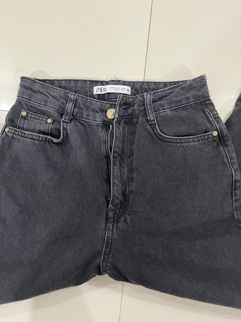 Zara Black Ripped Jeans (Category: Jeans) located in Trece Martires City. Submitted by rubyjwle (Listing ID 1435862010, Image 1). Description: Waist: 24 Length: 41 color: Black MOP: payment first via GCash/Maya MOD: Direct J&T (buyer will shoulder sf) .