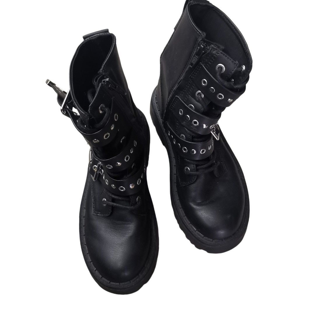 Zara Gothic Buckle Platform Boots (Black, 32 or 3) (Category: Luxury Apparel) located in General Mariano Alvarez. Submitted by hundred_lives (Listing ID 1435795018, Image 2). Description: Zara Gothic Buckle Platform Boots (Black, 32 or 3) Authentic Original Good Condition ‼️***Or Best Offer Wins***‼️ ‼️***Split Or As Pack***‼️ ‼️***Negotiable All Items***‼️ Tags: burberry fendi mcm givenchy yohji yamamoto rick owens prada dolce & gabbana channel 