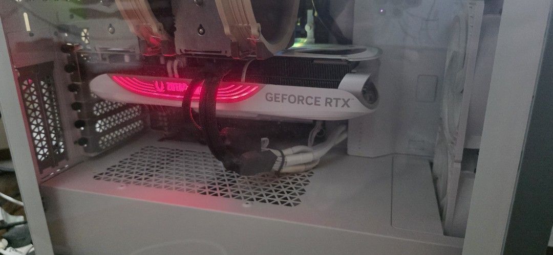 ZOTAC RTX 4070 Ti Trinity OC White444007191676211201