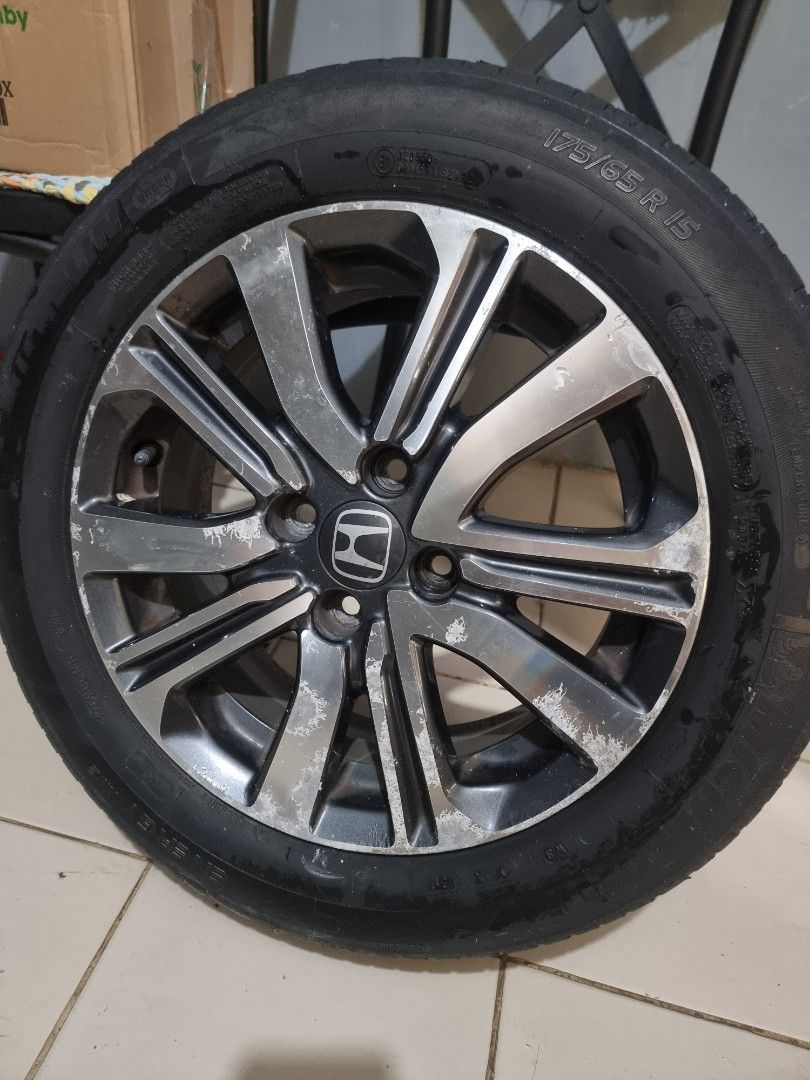 2018 Honda City E Stock mags 4pcs (Category: Mags and Tires) located in Manila. Submitted by benrbg (Listing ID 1440898794, Image 1). Description: 15 inch stock mags 2018 honda city 4 pcs for 5000php Meetup: welcome rotonda, sm san lazaro RFS: no time to bring to a shop for diamond polish.