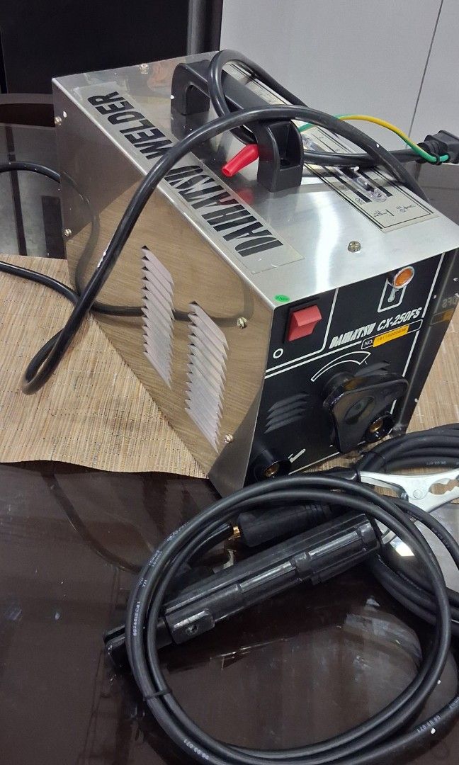 250a Transformer Welding Machine (Category: Construction Tools & Equipment) located in San Leonardo. Submitted by anthony14364 (Listing ID 1440765492, Image 1). Description: ✔️ Malakas at matibay na transformer type welding machine ✔️ Hanggang 250A output – kayang-kaya para sa iba't ibang welding jobs ✔️ Pang-heavy duty at pangmatagalang gamit ✔️ Stable ang arko, madaling gamitin kahit sa makakapal na bakal ✔️ Ideal para sa fabrication, gate, gri