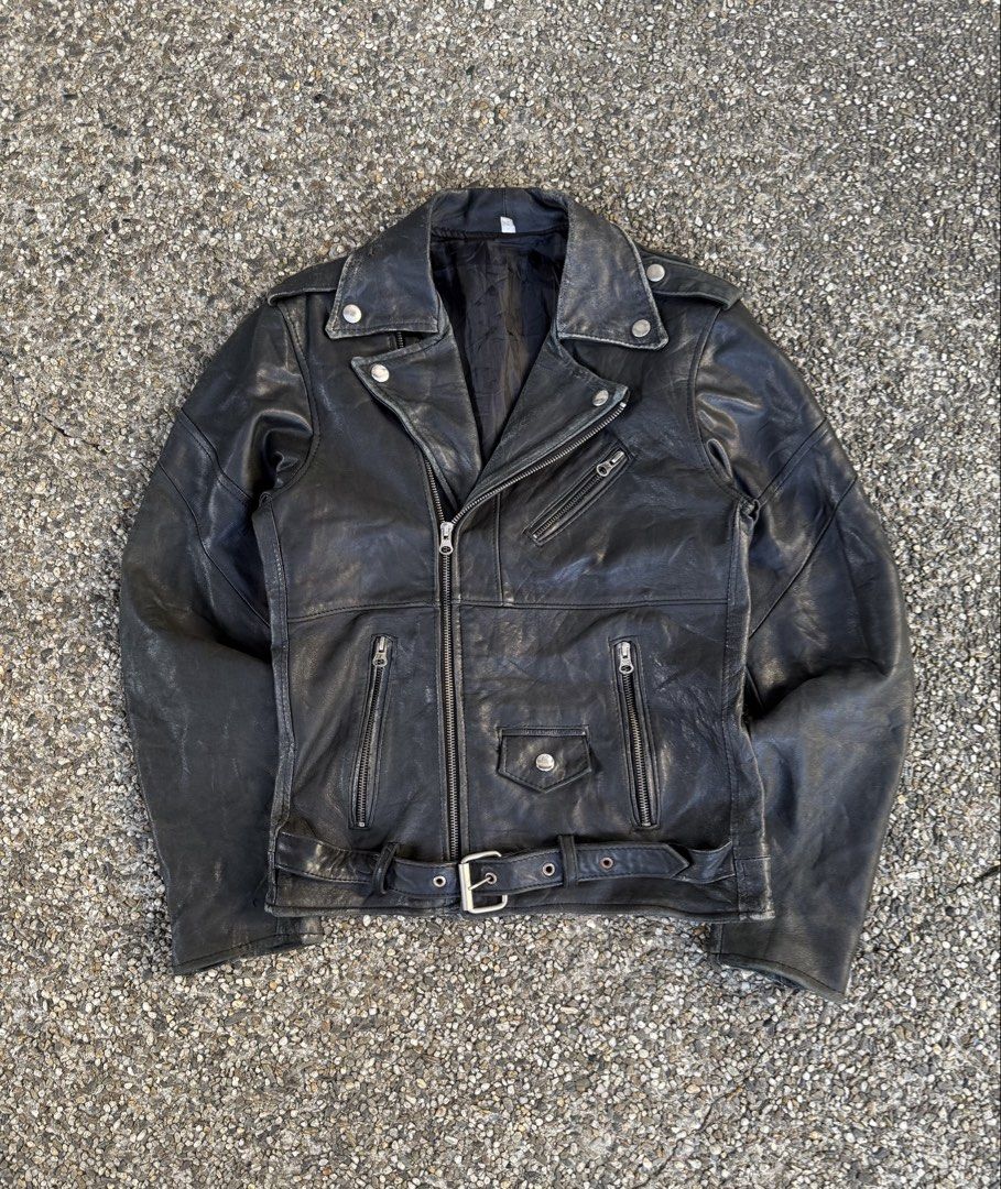 80's-90's Lambskin Leather Biker Jacket (Category: Coats, Jackets and Outerwear) located in Quezon City. Submitted by though.bare (Listing ID 1440871157, Image 1). Description: Fits on M up to L for Women In worn-out condition, see photos for flaws. Width : 17.5" Length : 22" Sleeve : 23" Shoulder : 15" No-when worns. Listings not marked sold/reserved are available. These are preloved/used items, manage expectations. Visit my profile for more! .