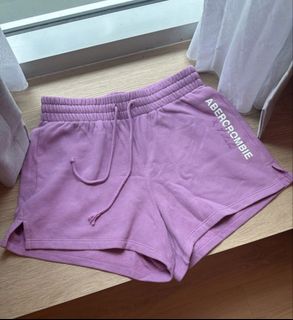 (Category: ) located in . Submitted by hellagorgeous (Listing ID 1440823988, Image 1). Description: .