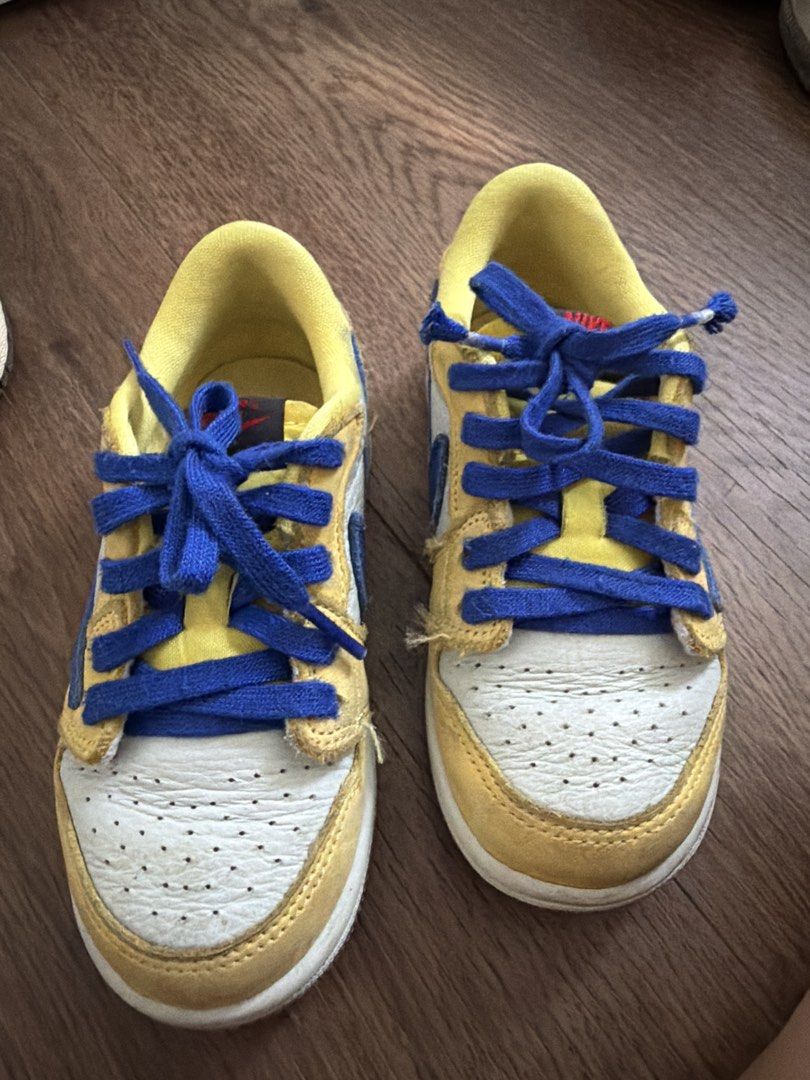 Air jordan X Travis Scott canary (Category: Babies & Kids Fashion) located in Paranaque City. Submitted by msl_crux26 (Listing ID 1440828364, Image 1). Description: - 💯 authentic - Air Jordan x Travis Scott canary yellow - size 9C.