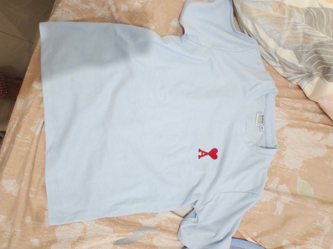 Ami Women shirt (Category: Shirts) located in Aliaga. Submitted by kmapparel (Listing ID 1440786406, Image 1). Description: .