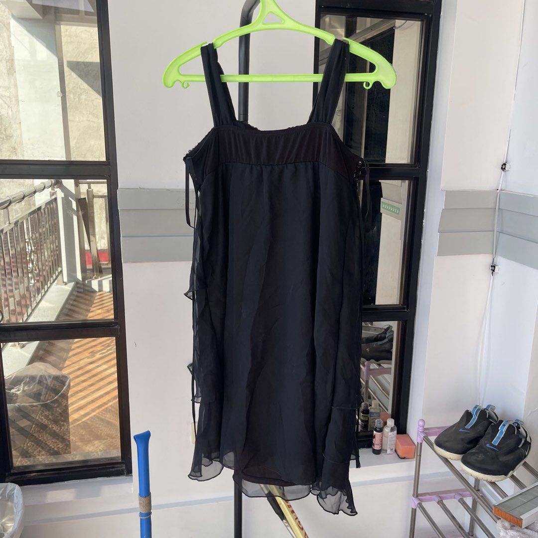 AMY BYER Dress (Category: Dresses) located in Naic. Submitted by johnrell1234 (Listing ID 1440881261, Image 2). Description: dress 📐⬇️ Measurements: Width: 15” | Length: 24” Color rate: 10/10 like new Condition no Issue .