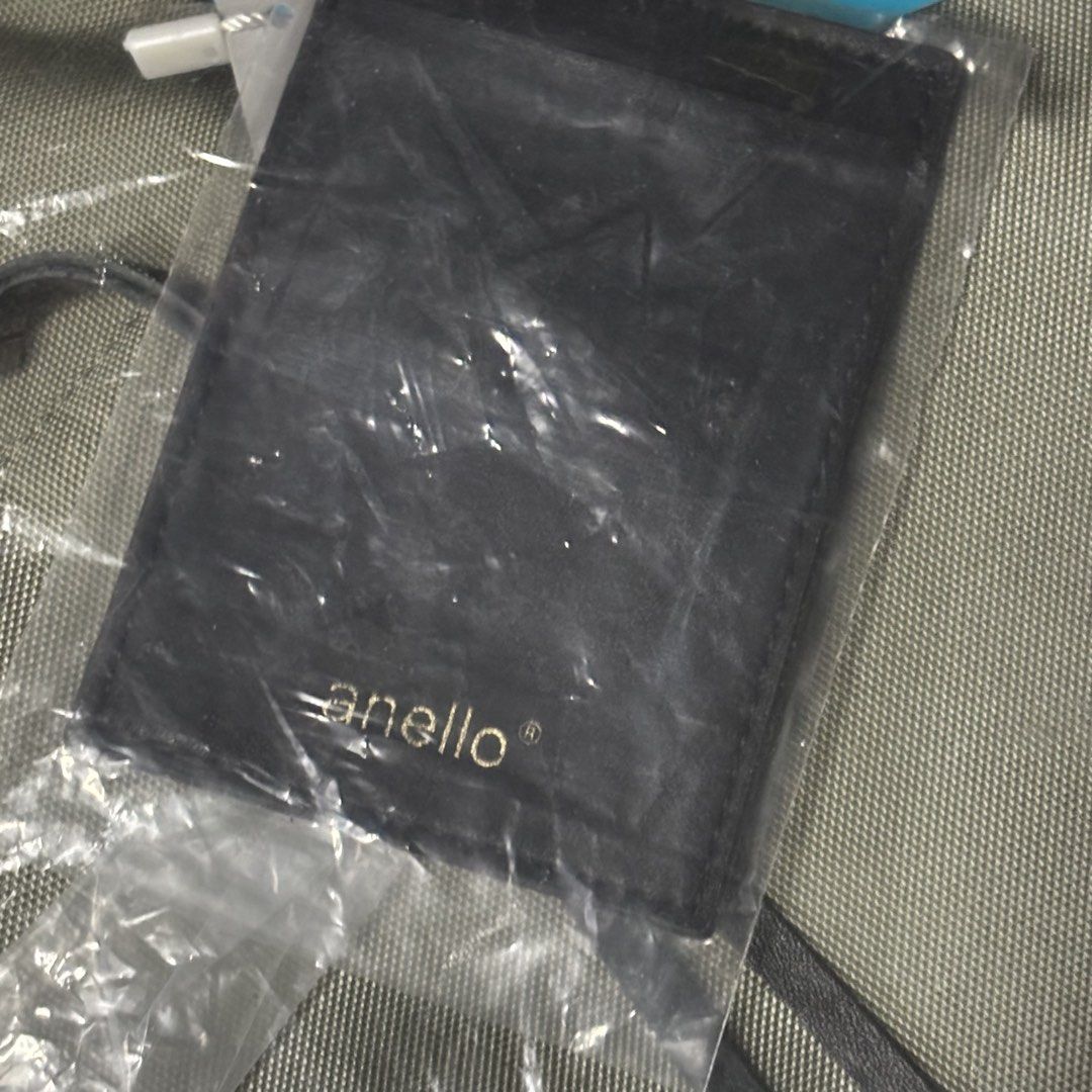Anello Laptop Bag (free shipping) (Category: Laptop Bags & Sleeves) located in Labo. Submitted by purplestxr (Listing ID 1440882047, Image 2). Description: can fit a 13-inch laptop or less free shipping.