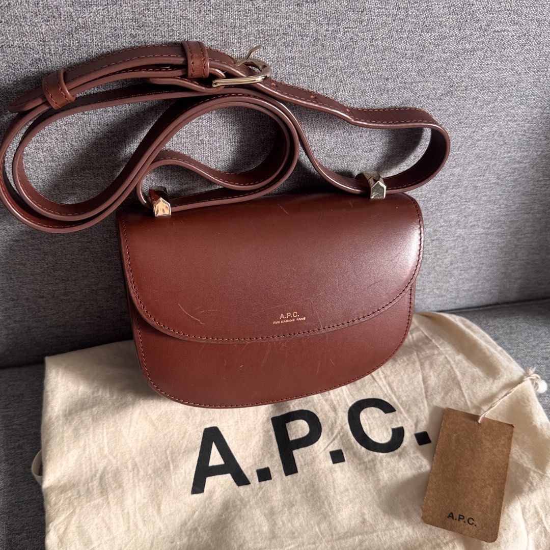 APC Mini Geneve Crossbody Bag (Category: Cross-body Bags) located in Quezon City. Submitted by marketbuenaobra (Listing ID 1440778114, Image 1). Description: - Guaranteed Authentic. Bought it at SSENSE. - Comes with Dustbag/tag - Calf leather exterior. - Can be worn two ways, crossbody & shouder. - Has some scratches on leather, typical for a used Geneve bag. (Pls see pics) - Selling low. SRP in APC Rockwell ₱30k+. - RFS: Decluttering .