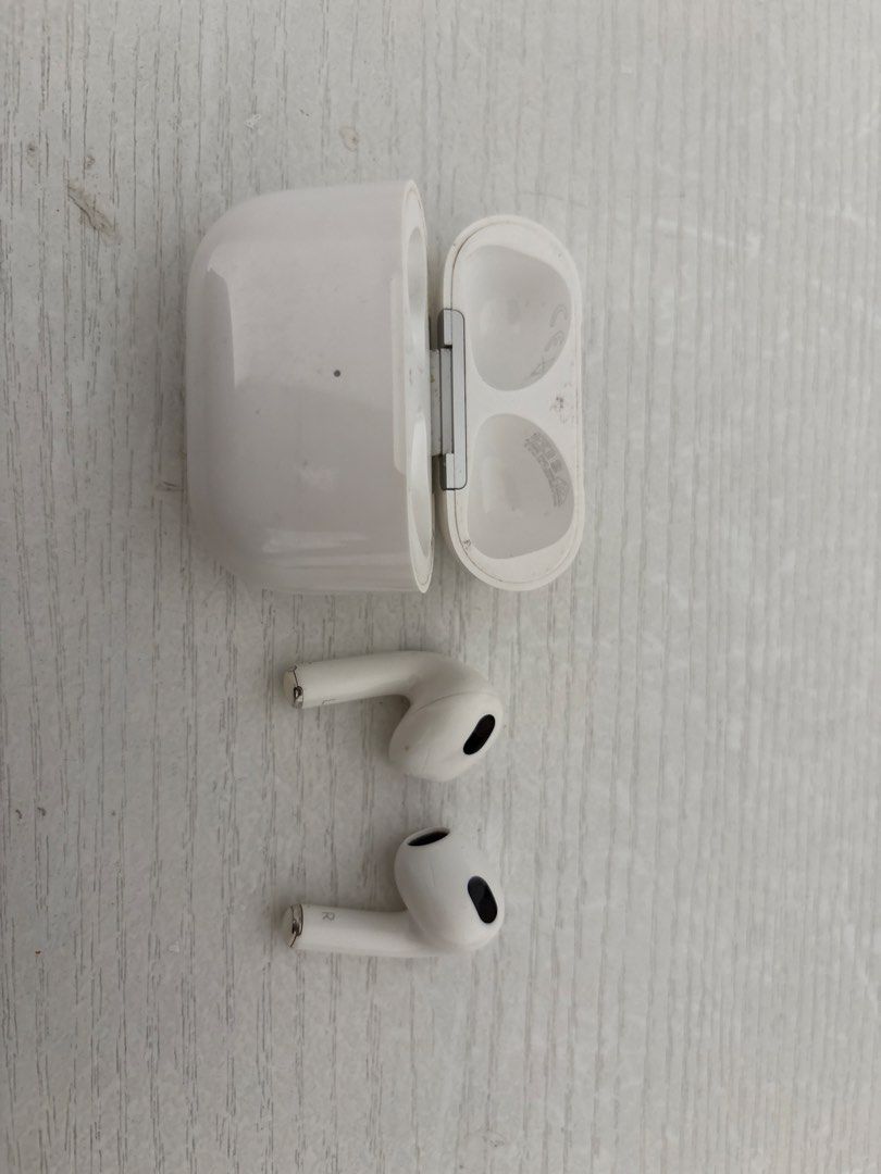 Apple AirPods 4