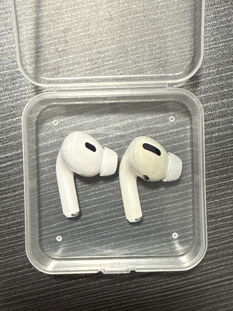 Apple Airpods Pro 1 (Left) (Category: Earphones) located in Manila. Submitted by matchadope (Listing ID 1440928265, Image 1). Description: - Negotiable - Authentic Apple AirPods Pro (Left earbud only) - Pre-loved with minor cosmetic scuffs and marks from normal use - Fully functional and working perfectly - Please refer to the provided photos for a clear view of the exact condition (please pm for more pictures) - Willing to negotiate, but no to l