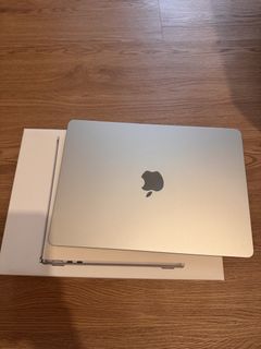 Apple MacBook Air M2 13-inch