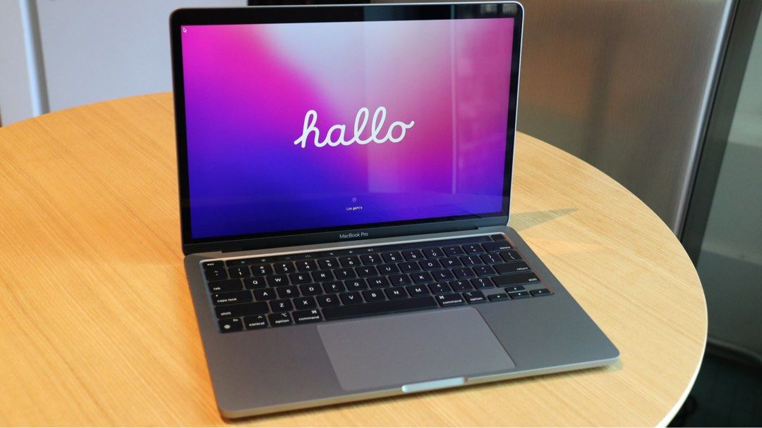 Apple MacBook Pro 13-inch468683968868536321