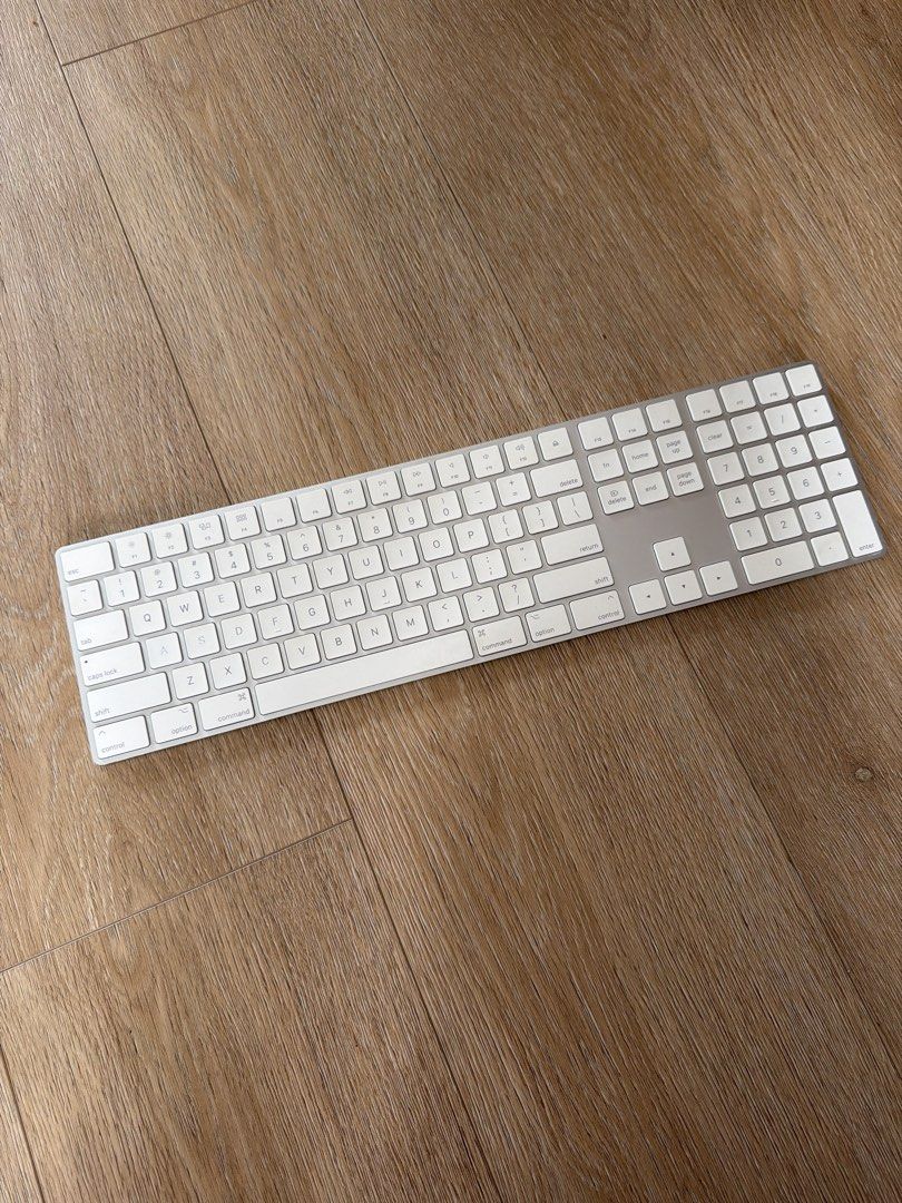 Apple Magic Keyboard with Numeric Keypad A1843468305382191278080