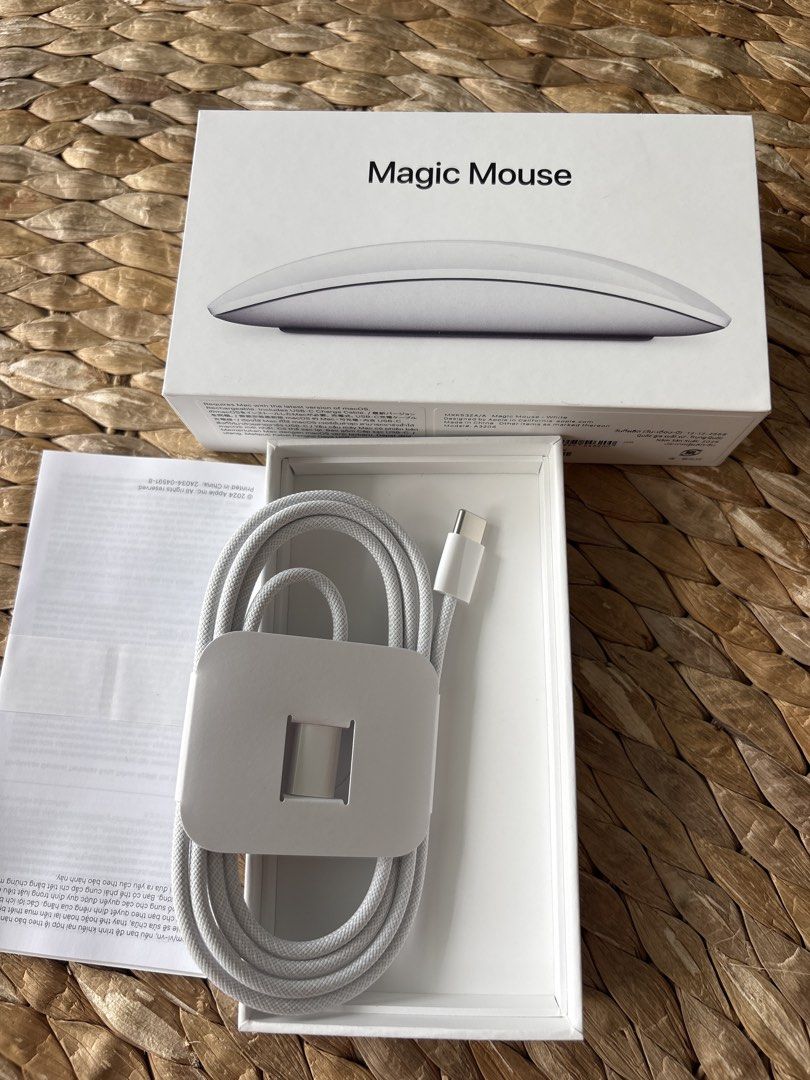 Apple Magic Mouse (USB-C) - White - used once - 2 months old468308110691553282