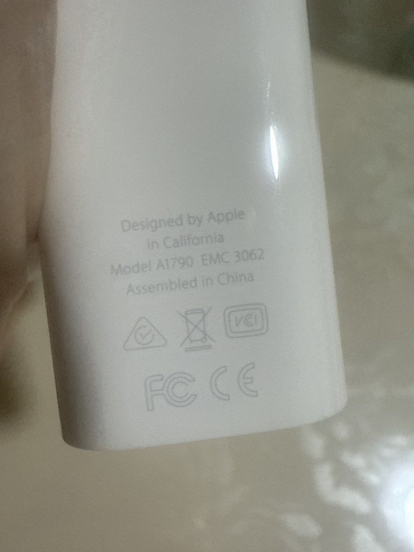 Apple Thunderbolt 3 (USB-C) to Thunderbolt 2 Adapter (Category: Cables & Adaptors) located in Singapore. Submitted by ssupershy (Listing ID 1440910445, Image 3). Description: - Apple USB C to Thunderbolt 2 Adapter - Original Retail Price: S$65 - never used but does not come with box.