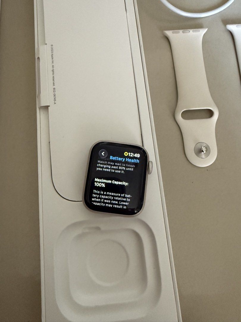 Apple Watch SE Gen2 GPS 40mm Starlight (Category: Wearables & Smart Watches) located in Manila. Submitted by hiiipurple (Listing ID 1440799476, Image 2). Description: - Apple Watch SE - 40mm GPS - Silver Aluminum case - 100% Battery Health - Includes original box, charger, and an extra band - Passcode will be reset before sale - Works perfectly.