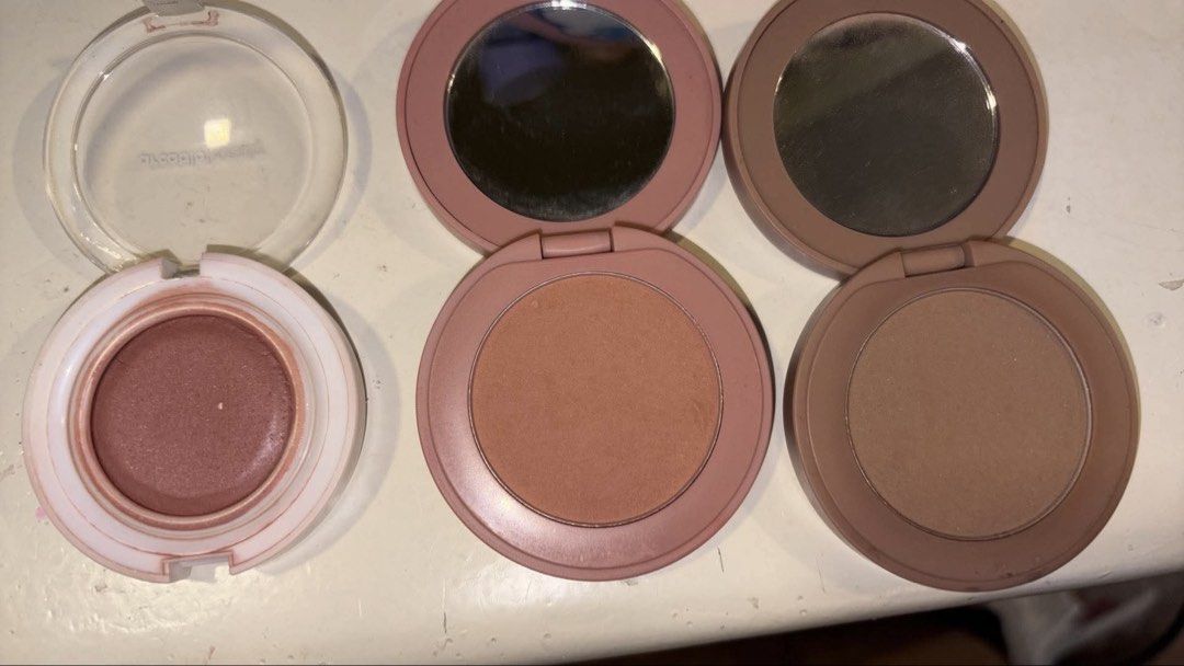 Arcadia and Blk blushes (Category: Makeup) located in San Juan City. Submitted by mmapc (Listing ID 1440759410, Image 1). Description: - Set of 3 blush compacts - Includes: IDYLL Arcadia Beauty Daily Blusher in Dusty Pink and 2 blk blushes (TRUFFLE and MACARON) - clean, good condition - no box - 600 for all.