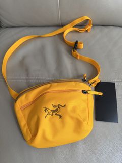 （分類：）位於 。 由 onebyone_secondhand 提交（商品編號 1440818167，圖片 1）。簡介： 。