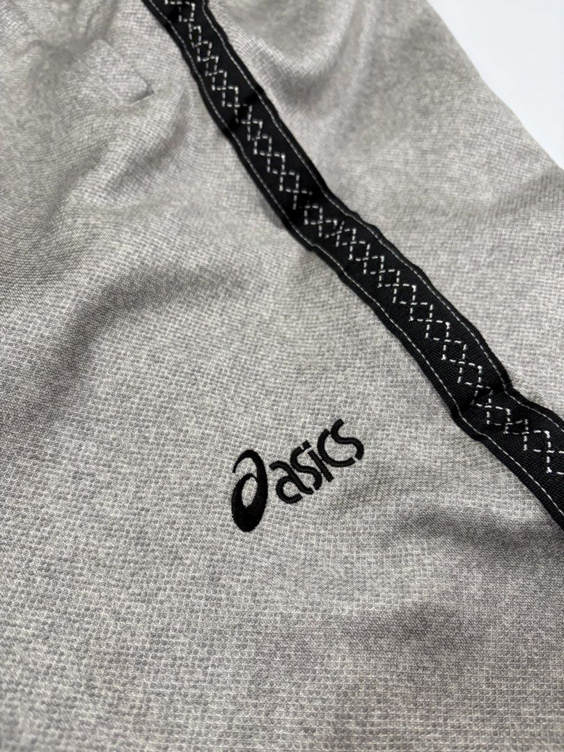 asics trackpants (Category: Jeans) located in Liliw. Submitted by jd.thrift (Listing ID 1440887374, Image 3). Description: W: 30-38 L: 42 T: 14 LO: 9 -good as new condition -no issue .