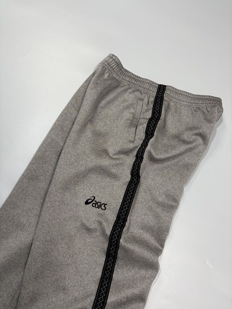 asics trackpants (Category: Jeans) located in Liliw. Submitted by jd.thrift (Listing ID 1440887374, Image 2). Description: W: 30-38 L: 42 T: 14 LO: 9 -good as new condition -no issue .