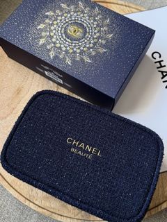 (Category: ) located in . Submitted by thetopspotfashionboutique (Listing ID 1440778122, Image 1). Description: .