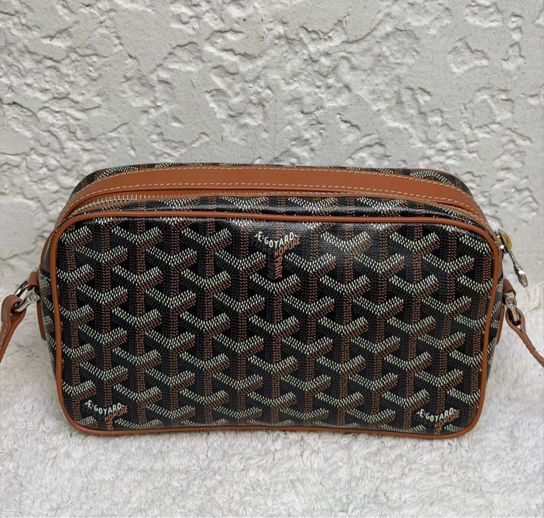 Authentic Goyard Cap-vert Pm (Category: Luxury Bags & Wallets) located in Quezon City. Submitted by jhaediah (Listing ID 1363796821, Image 2). Description: Cap-vert Pm Like New 💕5.30 Comes with Paper bag,Dust bag, With Certificate‼️ .