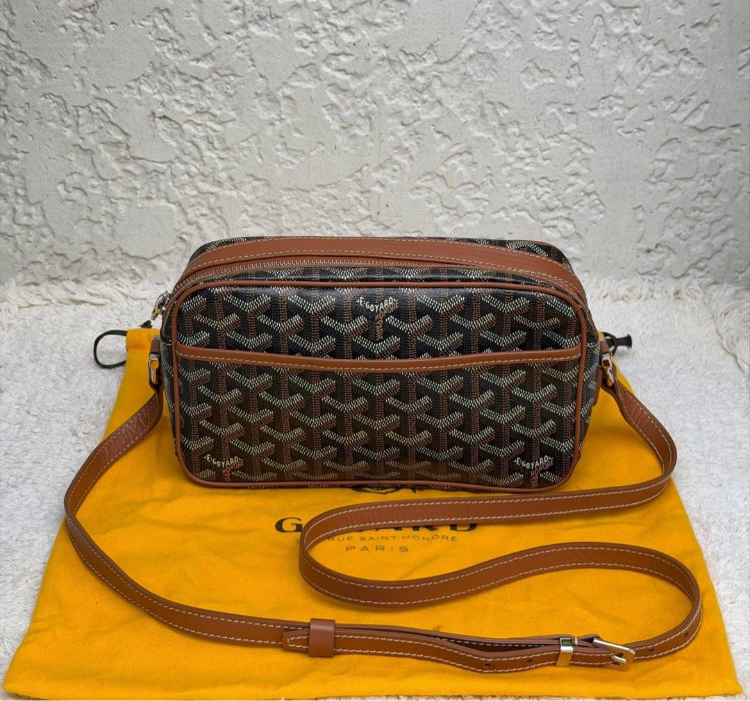 Authentic Goyard Cap-vert Pm (Category: Luxury Bags & Wallets) located in Quezon City. Submitted by jhaediah (Listing ID 1363796821, Image 1). Description: Cap-vert Pm Like New 💕5.30 Comes with Paper bag,Dust bag, With Certificate‼️ .