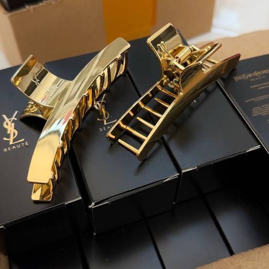 Authentic YSL Hair Clip GWP (Category: Hair) located in Rizal. Submitted by thetopspotfashionboutique (Listing ID 1440774212, Image 1). Description: .