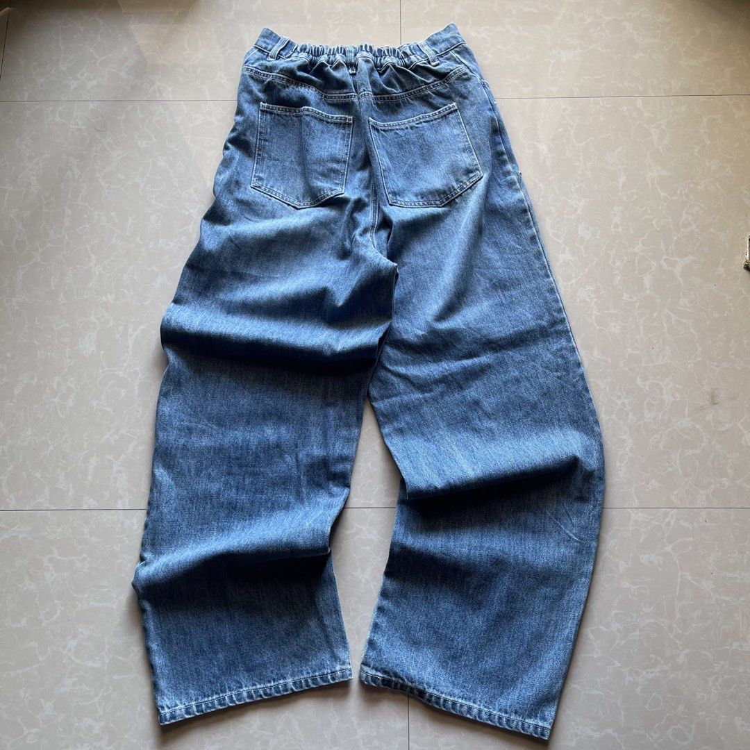 Baggy pants (Category: Activewear) located in Naic. Submitted by johnrell1234 (Listing ID 1440845704, Image 2). Description: 📐⬇️ Measurements: Waist: 27” | Length: 41” Color rate: 10/10 brandnew Condition no Issue .