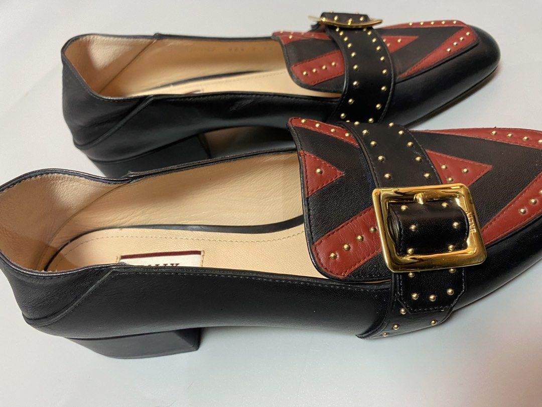 BALLY LADIES JANELLE BLACK LEATHER (Category: Loafers) located in Quezon City. Submitted by loloyz123 (Listing ID 1440897375, Image 3). Description: BALLY LADIES JANELLE BLACK LEATHER Condition: Very good Color rate: 10/10 Color: Black Size: 35 1/2 Outsole: 24.5 insole: 24 cm.