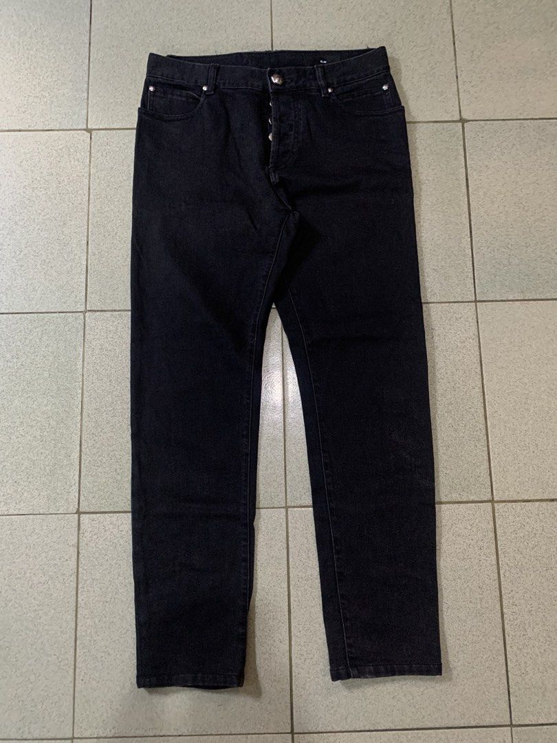 Balmain Paris Black Pants (Category: Jeans) located in Davao. Submitted by mysticeagle-2763 (Listing ID 1440877050, Image 2). Description: Dimension Waist-32📌 Lenght-38📌 Thigh-11📌 Leg Opening-6📌 .