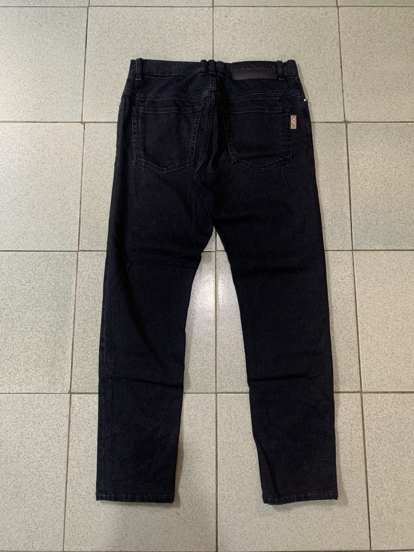 Balmain Paris Black Pants (Category: Jeans) located in Davao. Submitted by mysticeagle-2763 (Listing ID 1440877050, Image 1). Description: Dimension Waist-32📌 Lenght-38📌 Thigh-11📌 Leg Opening-6📌 .