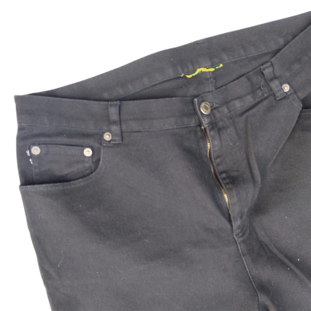 Black Denim Jeans | XL Extra Large Plus Size (Category: Jeans) located in Manila. Submitted by ubes_corner (Listing ID 1440939457, Image 2). Description: *Color may vary due to lightning* 📏Waist: 📏Length: Condition of the pants: 🪻Worn once.