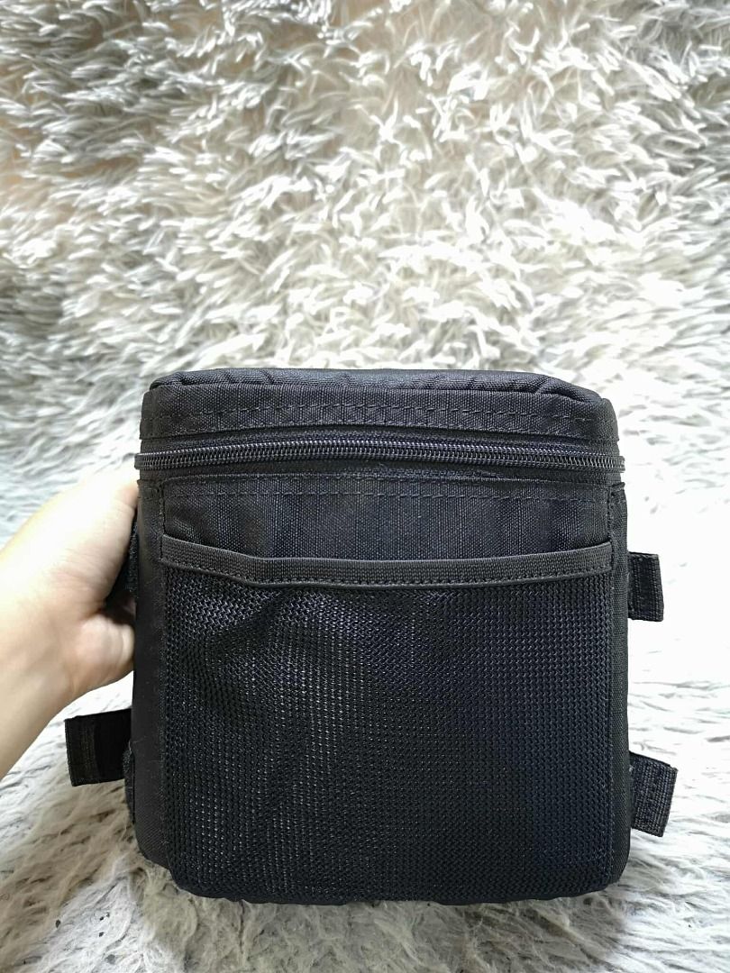 Black With Mesh Pocket Waist Bag (Category: Belt bags, Clutches and Pouches) located in Santa Cruz. Submitted by jmy_surplus.2 (Listing ID 1440889527, Image 2). Description: Size ; L - 7 W - 7 Color ; Black Type ; Waist Bag Brand ; No Brand Material ; Nylon Style ; Black Zipper Closure Waist Bag LR 154 JMY 4 Batch #207.